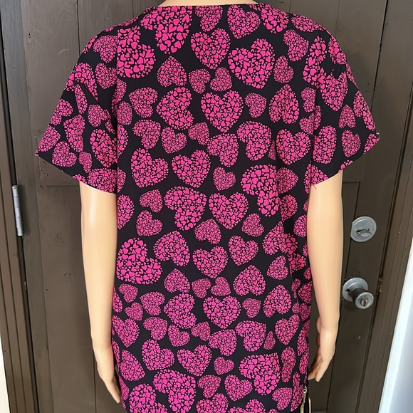 Cassandra O short sleeve, V-neck medical scrub top two front open pockets - Picture 2 of 5